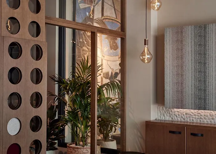 The Usual מלון 4*